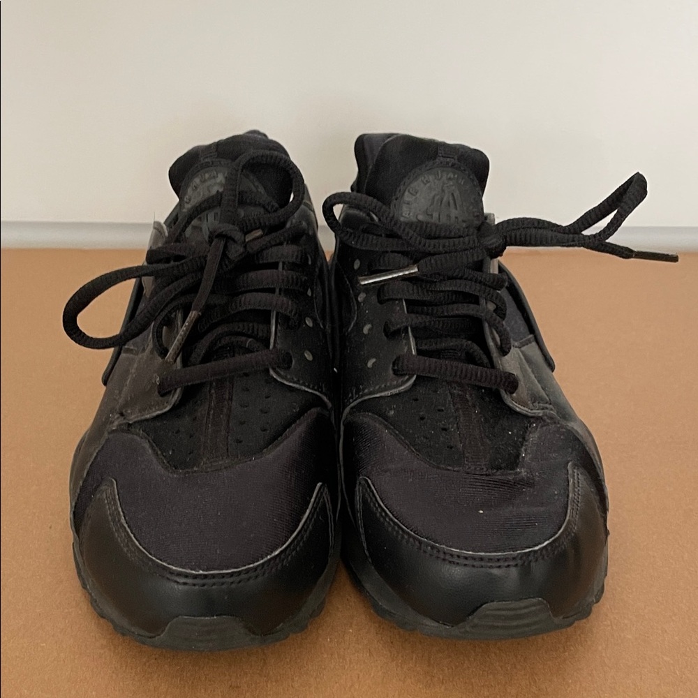 Nike Air Huarache Athletic Sneakers - Picture 2 of 6